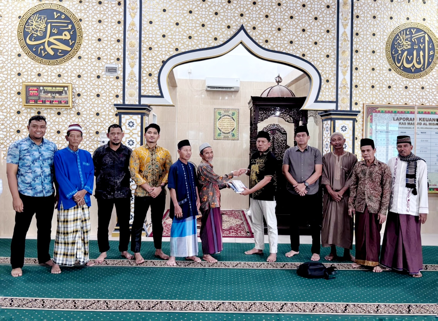 Sholat Jumat Berjamaah dan Edukasi Bahaya Narkoba, Satresnarkoba Polres Dumai Ajak Masyarakat Jalan Cendrawasih Wujudkan Kampung Bersinar
