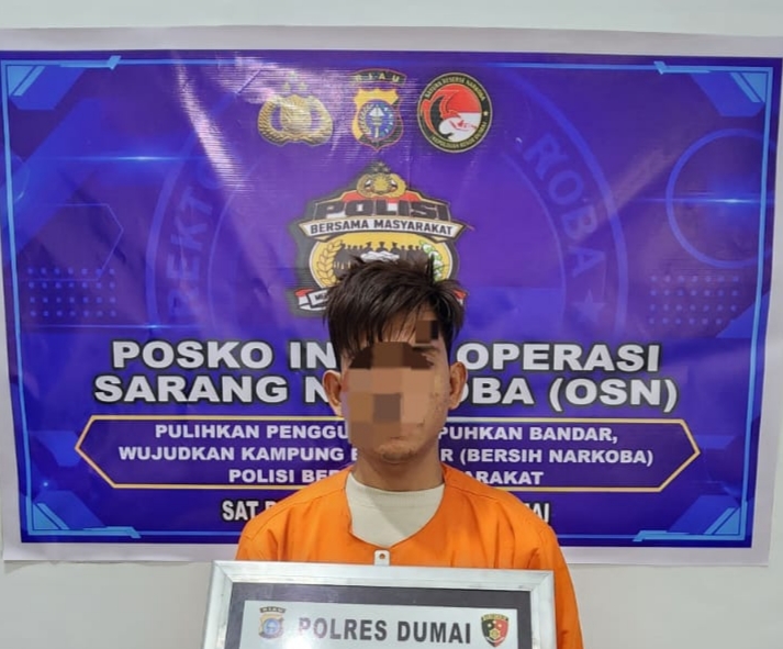 Taman Bukit Gelangang Dumai dijadikan tempat transkasi Narkoba, 17 paket sabu dan seorang Pria di amankan Polsek Dumai Timur